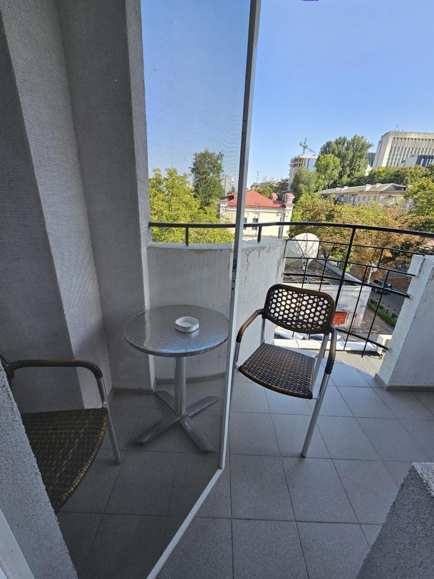 Mitropolit Dosoftei Street Apartment *