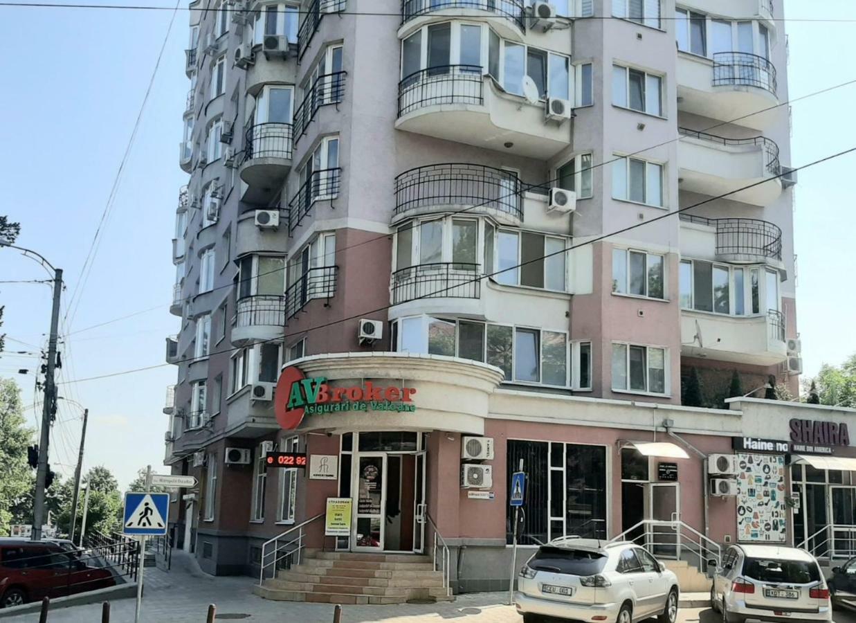 Apartment Mitropolit Dosoftei Street *